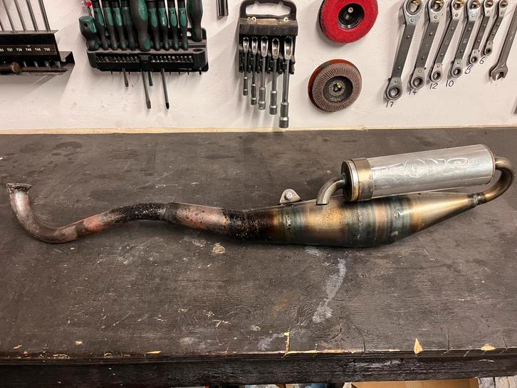 Puch terugloop uitlaat techno (puch e50), Fietsen en Brommers, Brommeronderdelen | Algemeen, Zo goed als nieuw, Uitlaat, Ophalen