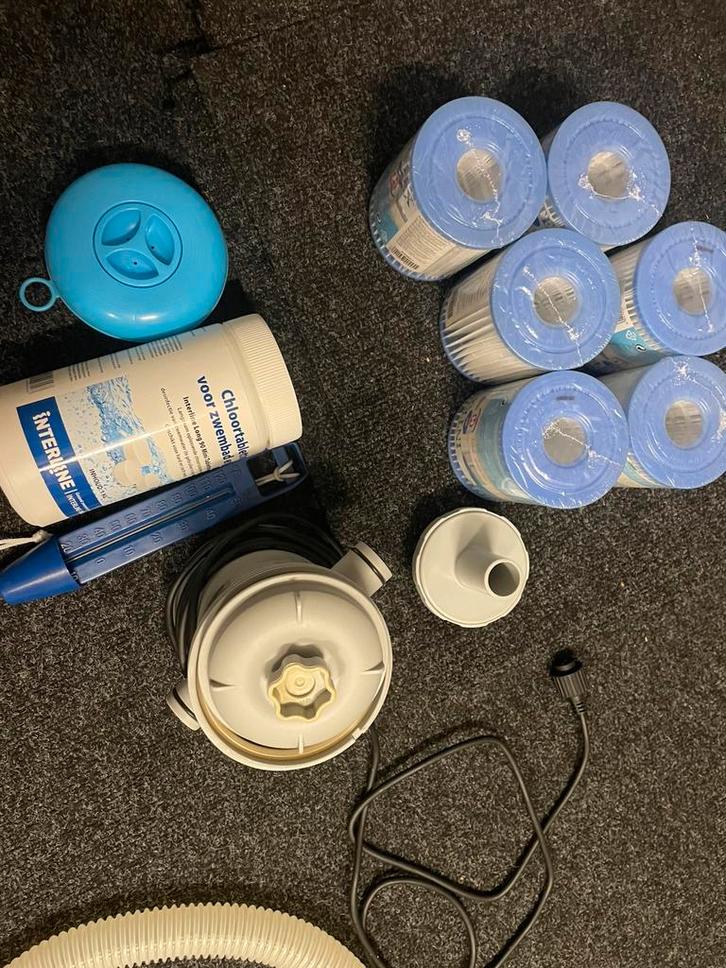 Zwembadpomp + div zwembadartikelen excl bad, Tuin en Terras, Zwembad-toebehoren, Zo goed als nieuw, Zwembadpomp, Ophalen