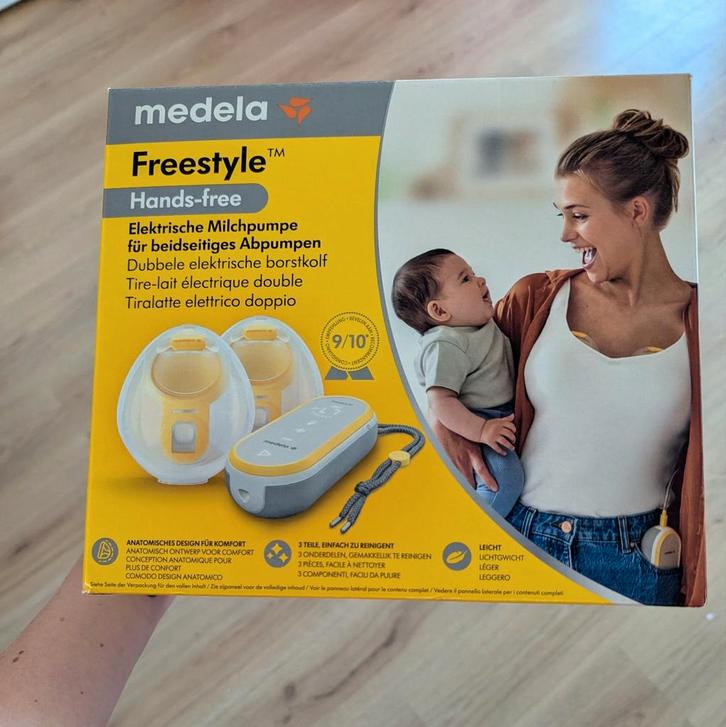 Medela freestyle dubbele elektrische kolf. Plus extras., Kinderen en Baby's, Babyvoeding en Toebehoren, Zo goed als nieuw, Borstkolf