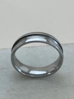Lichtgewicht titanium ring, Overige materialen, 19 tot 20, Ophalen of Verzenden, Zo goed als nieuw