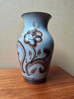 25 cm vintage vaas, Blauw, Aardewerk of Porselein, Ophalen of Verzenden, Zo goed als nieuw
