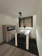Eethoek eettafel / bartafel en vitrine kast zgan, Ophalen, Zo goed als nieuw, 4 tot 6 stoelen
