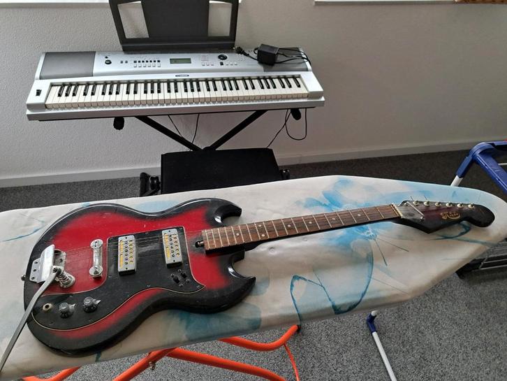 Hondo Elektrische Gitaar - Vintage Look gereserveed!, Muziek en Instrumenten, Snaarinstrumenten | Gitaren | Elektrisch, Ophalen of Verzenden