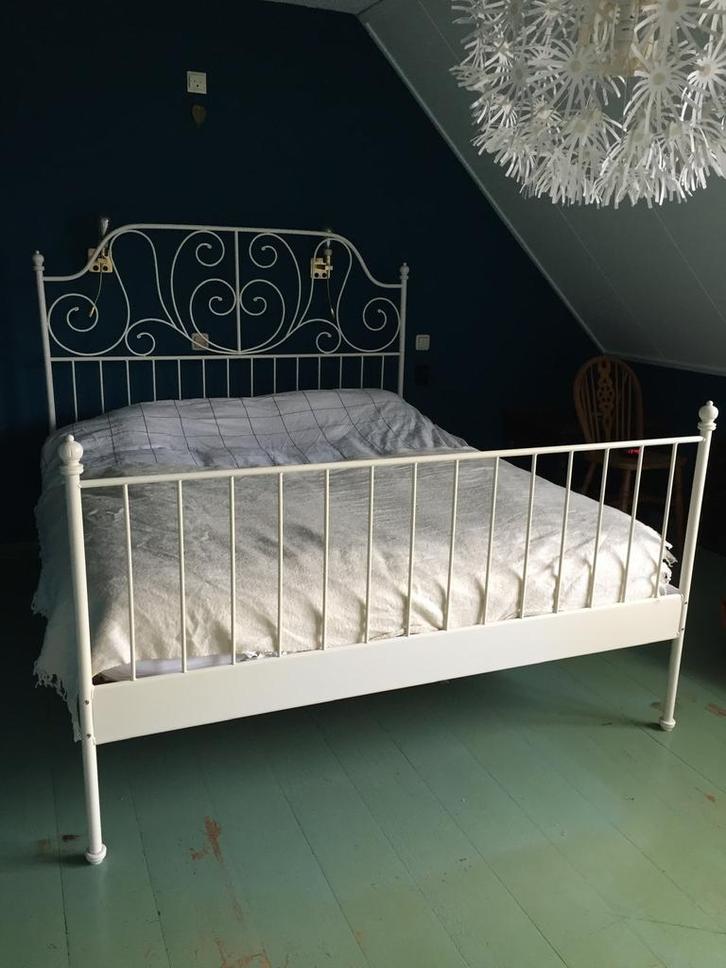 Ikea bed leirvik 160 x 200 incl middenbalk en lattenbodem, Huis en Inrichting, Slaapkamer | Bedden, Zo goed als nieuw, Tweepersoons