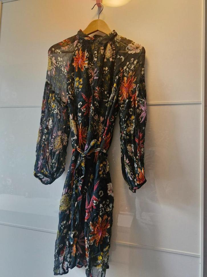 POM Amsterdam Donkerblauwe Bloemenjurk Maat 36 - Transparant, Kleding | Dames, Jurken, Zo goed als nieuw, Maat 36 (S), Overige kleuren