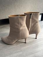 Brown Dot Beige Enkellaarsjes - Maat 39, Kleding | Dames, Schoenen, Ophalen of Verzenden, Zo goed als nieuw, Beige, Lage of Enkellaarzen