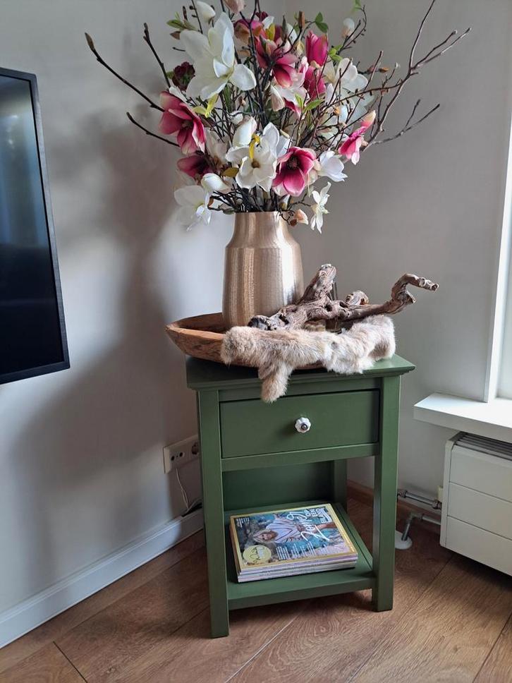 Groene bijzettafel met lade, Huis en Inrichting, Tafels | Bijzettafels, Gebruikt, Vierkant, 60 cm of meer, Minder dan 55 cm, Hout