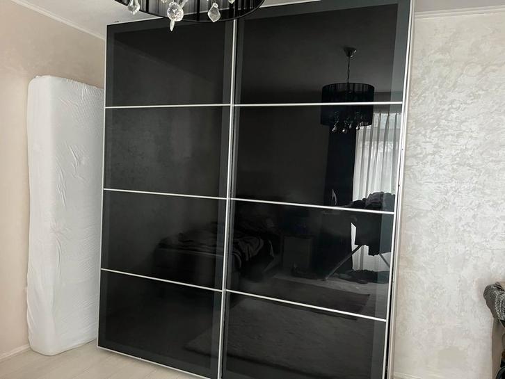 Ikea Pax kast met zwarte schuifdeuren, Huis en Inrichting, Kasten | Kledingkasten, Zo goed als nieuw, 200 cm of meer, 150 tot 200 cm