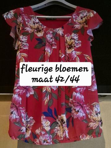 Zomer shirt met fleurige bloemen rood mt42/44 beschikbaar voor biedingen