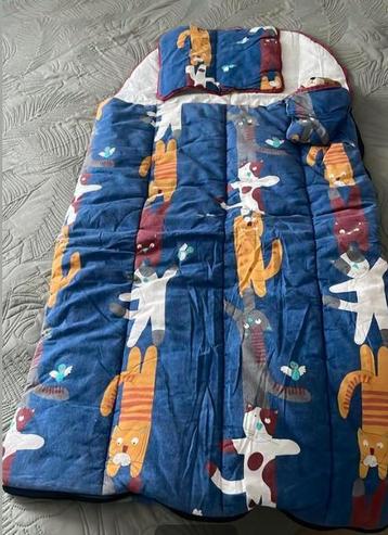 Leuk kinderalaapzak met nieuw beertje. beschikbaar voor biedingen