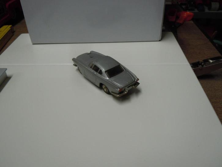Volvo 1800 e.  Model van het merk metosul. De lak laat los d, Hobby en Vrije tijd, Modelauto's | 1:43, Gebruikt, Auto, Overige merken