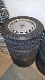 Banden en Mercedes velgen 235 60 16, Auto-onderdelen, Banden en Velgen, Gebruikt, 16 inch, Banden en Velgen, Personenwagen