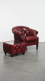 Rode rundleren chesterfield clubfauteuil en een bijzettafel, Ophalen, Gebruikt, ., .