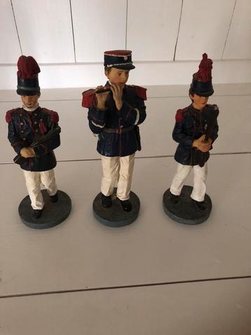Beeldjes officier mannen van oranje kunst object beschikbaar voor biedingen