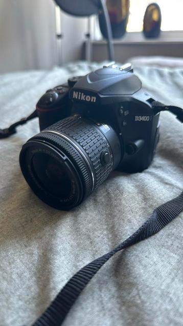 Nikon D3400 spiegelreflexcamera met 18-55mm lens beschikbaar voor biedingen