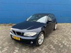 BMW 120i • Leer • Navi • 5Drs • NAP • Boekjes • 241Dzkm, Auto's, Achterwielaandrijving, 1995 cc, 4 cilinders, Blauw