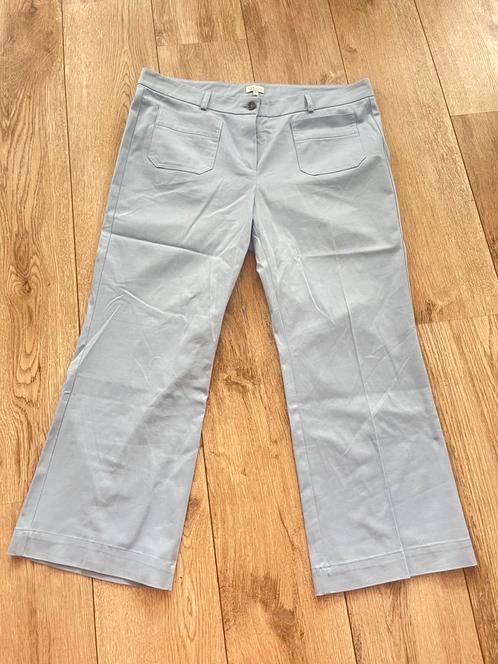 Améline baby blauwe broek met uitlopende pijpen maat 46, Kleding | Dames, Grote Maten, Zo goed als nieuw, Broek of Spijkerbroek