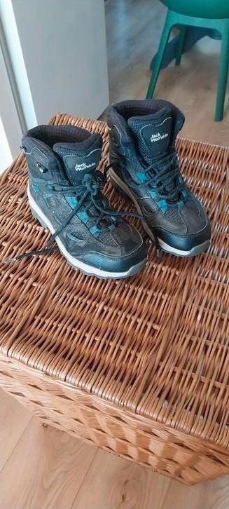 Jack Wolfskin waterdicht maat 32, Kinderen en Baby's, Kinderkleding | Schoenen en Sokken, Zo goed als nieuw, Schoenen, Jongen of Meisje
