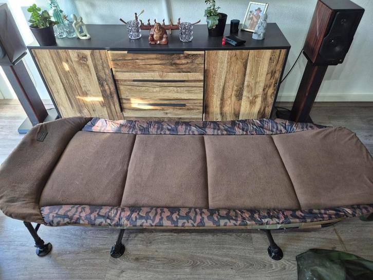 Stretcher met slaapzak en handige tas z.g.a.n., Watersport en Boten, Hengelsport | Karpervissen, Zo goed als nieuw, Overige typen