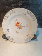 KPM Sierbord met Bloemen en Vlinders, Antiek en Kunst, Antiek | Servies compleet, Ophalen of Verzenden