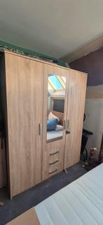 Jysk Vellerup Kledingkast met Spiegel - 151/200 cm, Huis en Inrichting, Overige materialen, Gebruikt, 200 cm of meer, 150 tot 200 cm