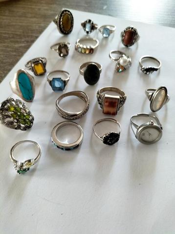20 antieke zilveren ringen. beschikbaar voor biedingen