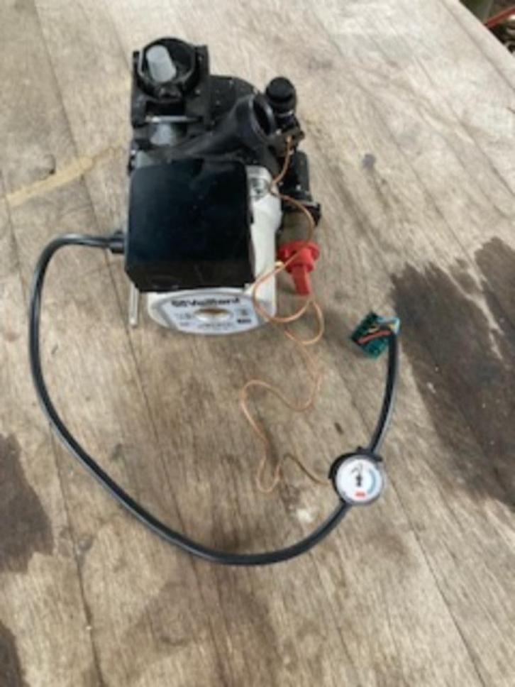waterpomp vaillant hr solide plus VHR 30-34/3-5 R3, Doe-het-zelf en Verbouw, Verwarming en Radiatoren, Gebruikt, Cv-ketel of Combi-ketel
