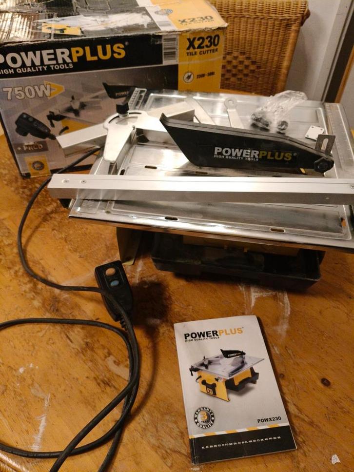 Powerplus powx230 750w tegelsnijder, Doe-het-zelf en Verbouw, Tegels, Gebruikt, Vloertegels, Overige materialen, 60 cm of meer