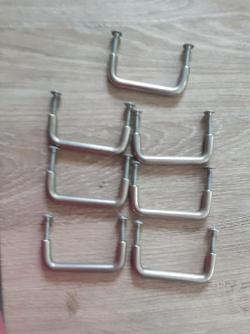 Handgrepen voor kastdeur beschikbaar voor biedingen