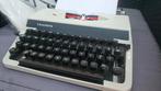 Triumph mechanische typemachine met koffer en handleiding, Diversen, Typemachines, Ophalen