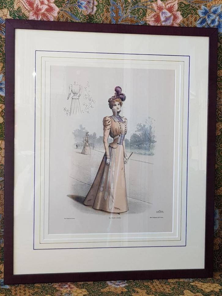 Grote antieke ingelijste mode gravure uit Frankrijk 57 cm., Antiek en Kunst, Kunst | Etsen en Gravures, Ophalen of Verzenden