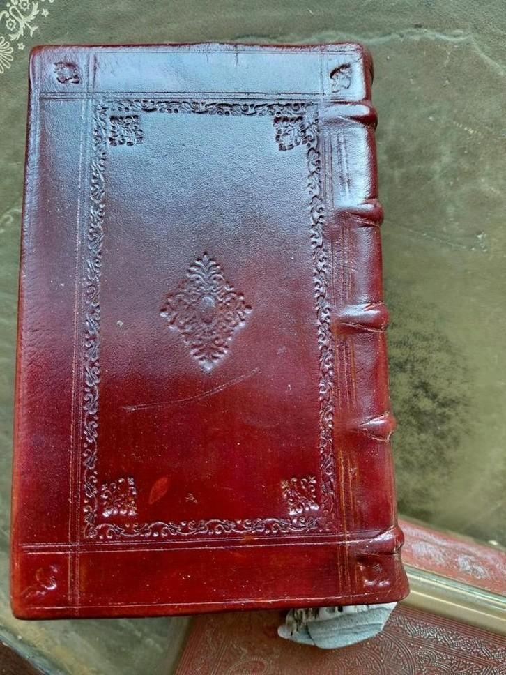 ' burlesque' Rym wercken Aernout van Overbeke Asd 1709, Antiek en Kunst, Antiek | Boeken en Bijbels, Ophalen of Verzenden