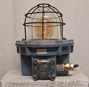 Victor 38L/A explosieveilige industriële lamp beschikbaar voor biedingen