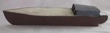 Oude blikken boot lengte 30 cm breed 8 cm en hoog 6 cm.. beschikbaar voor biedingen