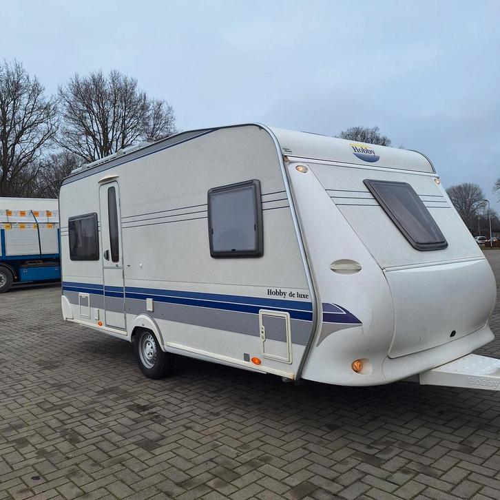 Hobby de Luxe 460, Voortent+erker, Nieuw Toilet, Fietsenrek, Caravans en Kamperen, Caravans, Particulier, tot en met 4, 1000 - 1250 kg