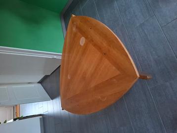 Design salon tafel uniek beschikbaar voor biedingen