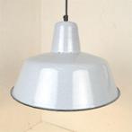 Vintalage: Grijze emaille hanglamp, Huis en Inrichting, Lampen | Hanglampen, Minder dan 50 cm, Zo goed als nieuw, Ophalen