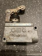 HONEYWELL BZE7-2RN2-PG LIMIT SWITCH TOP ROLLER ARM, Hobby en Vrije tijd, Elektronica-componenten, Gebruikt, Ophalen of Verzenden