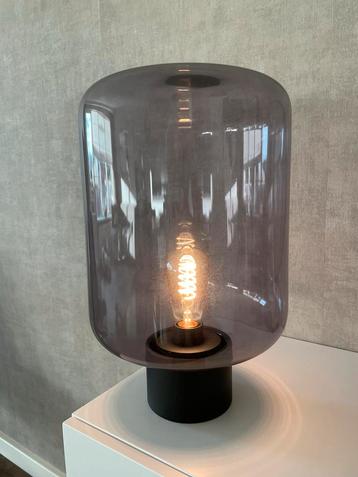 Rookglas tafellamp/ JUNO lamp van glas zwart 27,5 x 17,5 cm 