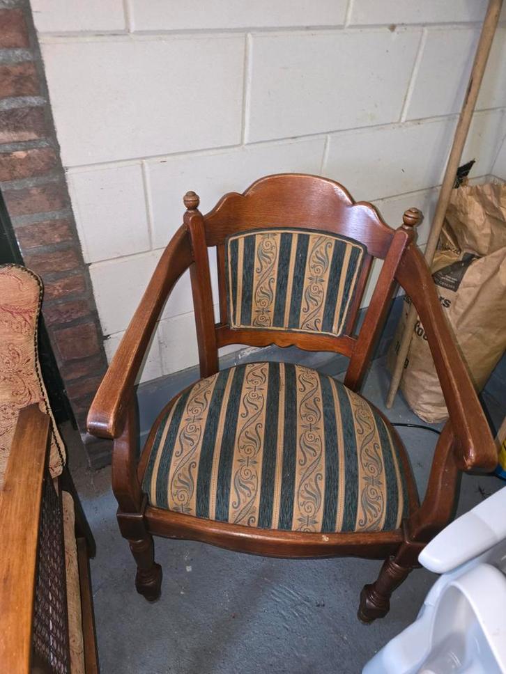 Antieke Stoel in Goede Staat, Huis en Inrichting, Stoelen, Ophalen