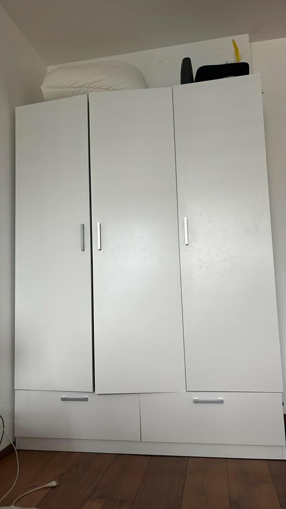 For Sale: White Wardrobe JYSK, Huis en Inrichting, Kasten | Kledingkasten, Zo goed als nieuw, Minder dan 100 cm, 25 tot 50 cm