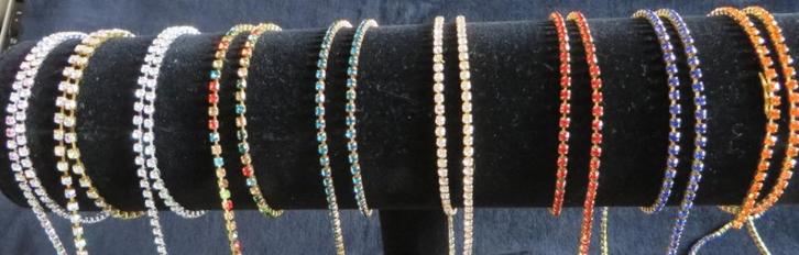 Strass band van 2 mm. breed, Hobby en Vrije tijd, Naaien en Fournituren, Nieuw, Lint, Band of Elastiek, Ophalen