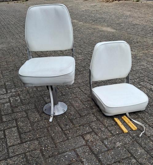 2 opvouwbare bootstoelen met draaischijf waarvan 1 op poot, Watersport en Boten, Accessoires en Onderhoud, Gebruikt, Ophalen of Verzenden