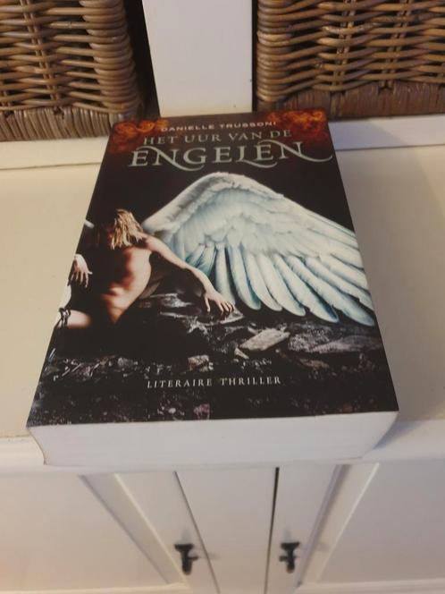 Danielle Trussoni - Het uur van de engelen, Boeken, Thrillers, Gelezen, Nederland, Ophalen of Verzenden