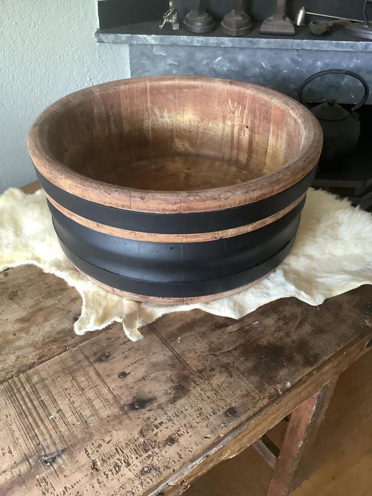 Olijfbak kaasmal vintage hout metaal hoepen 55€, Huis en Inrichting, Woonaccessoires | Schalen en Manden, Rechthoekig, Hout, Ophalen of Verzenden