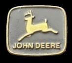 John Deere speld- zwart gelakt, Verzamelen, Speldjes, Pins en Buttons, Verzenden, Nieuw, Transport, Speldje of Pin