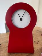 Design Blikvanger! | Rode Klok & Opbergkast, Ophalen, Zo goed als nieuw, Analoog, Wandklok