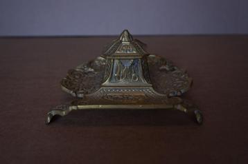 Bronzen inktstel  beschikbaar voor biedingen