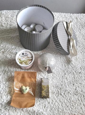 Kaarsen en geurolie/Wax Set in Mooi Doosje beschikbaar voor biedingen