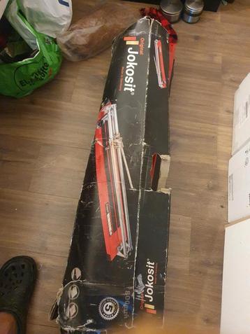 Tegelsnijder zo doed ' als.nieuw beschikbaar voor biedingen